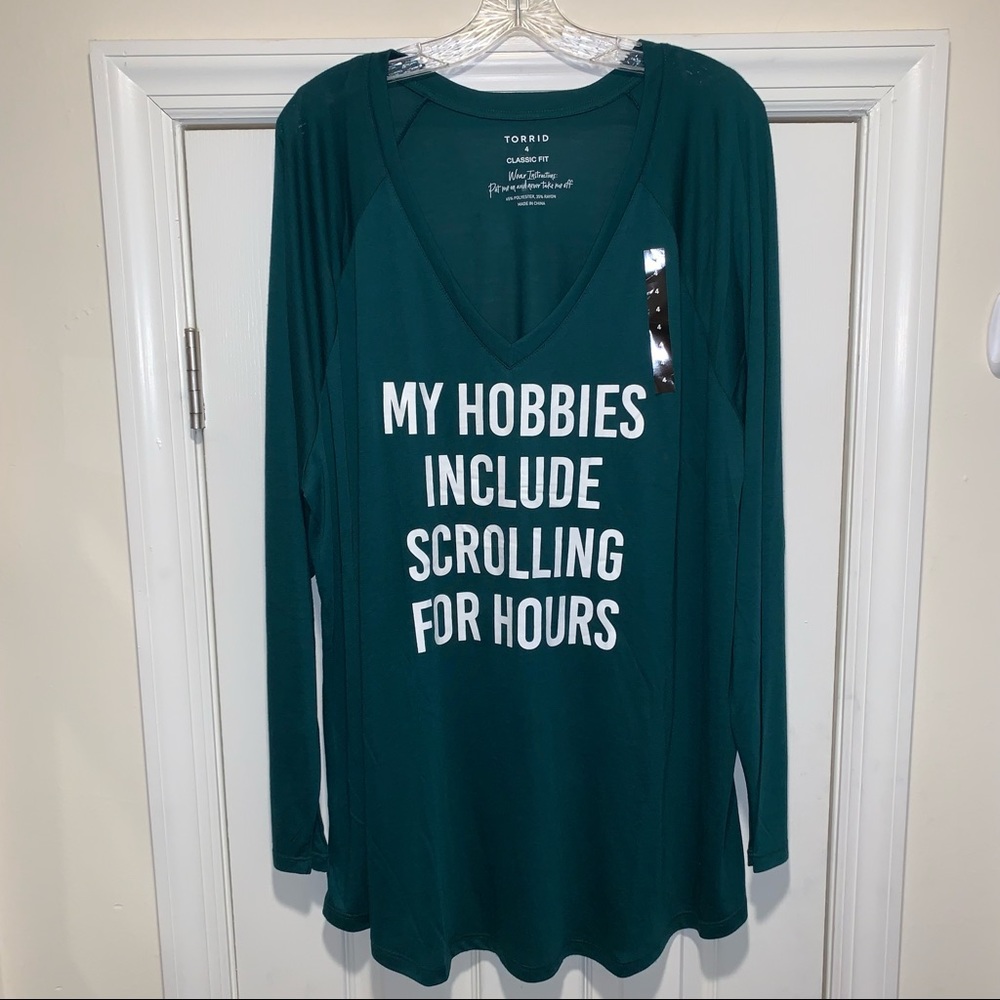 NEW! TORRID “Scrolling” Long Sleeve Raglan V-Neck Tee, Forest Green, NWT! - Picture 9 of 15